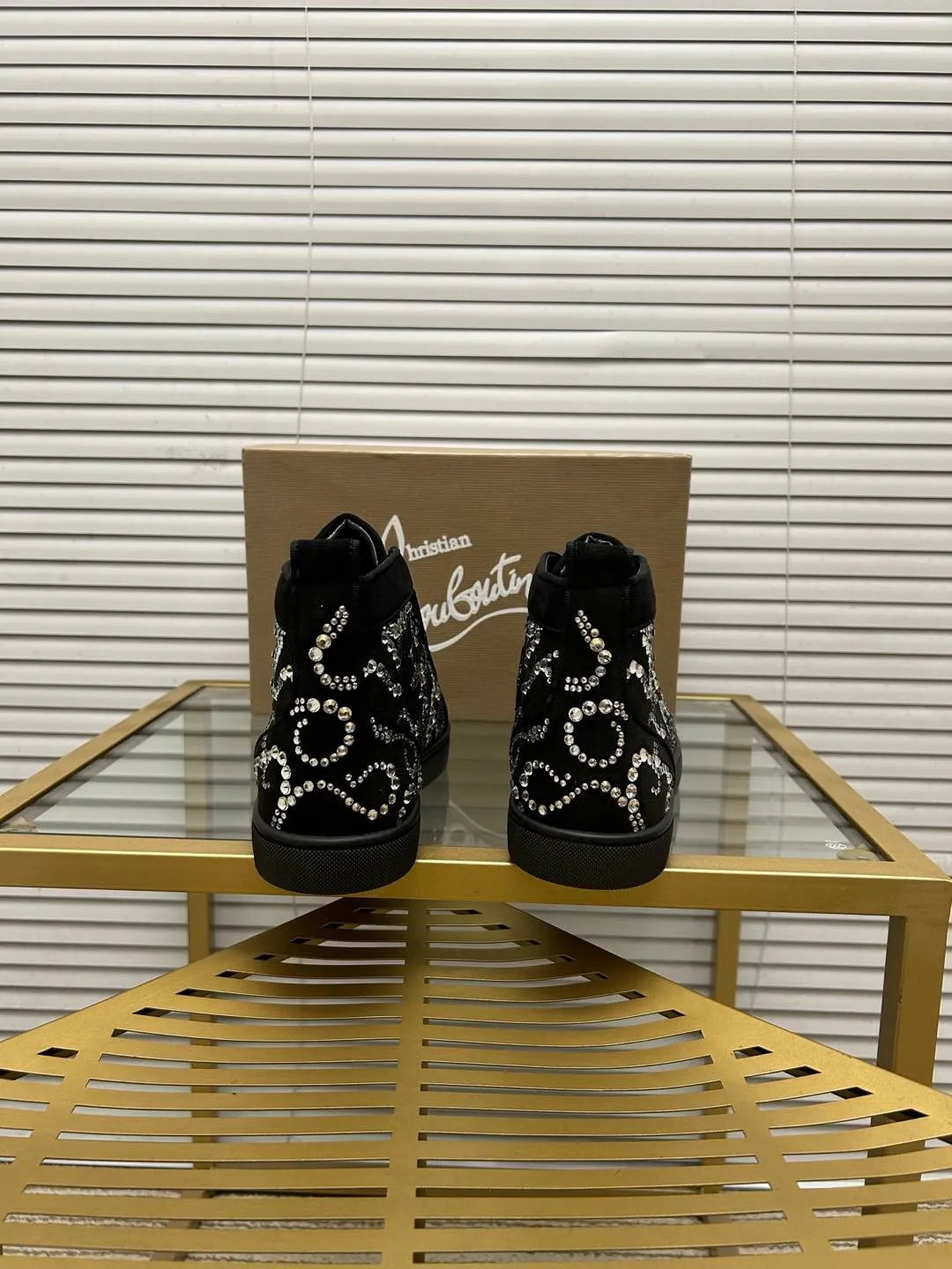 (Customized model) Ex-factory price is 580. christian louboutin (CL red sole shoes) counter series, casual sneakers for couples 📢 📢 📢 Exclusive hot style release 🎈🎈💪 Movable latex feet 👻 Finished outsole line [Proud] 😝Female 35-40# Male 38#-46, global supply😝 [Top version]: Original imported genuine leather upper, top original leather lining, original molded TPU outsole, original 1:1 detail processing, original shoe last,